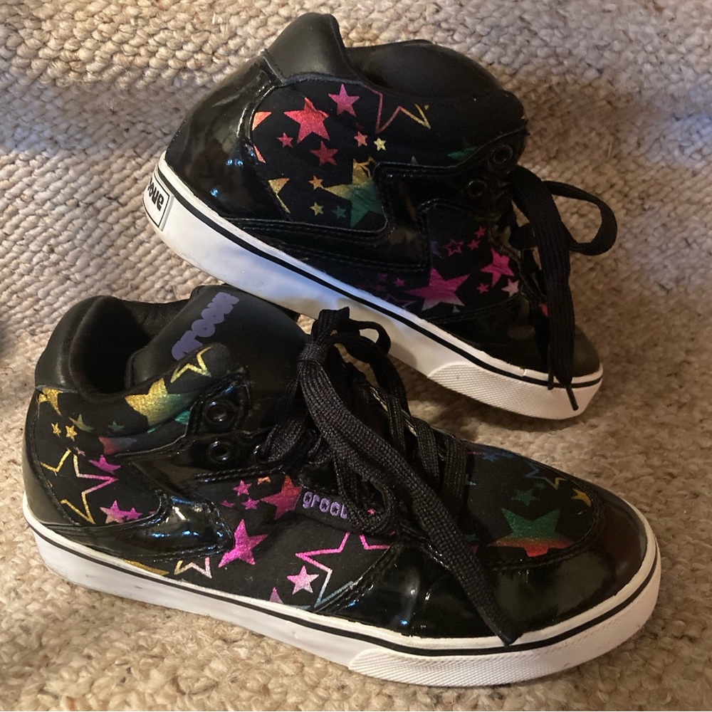 Groove Black & Colorful Stars Sneakers